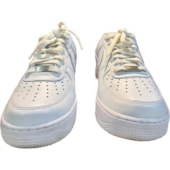 Nike Air Force 1 \'07 Low Triple White Size 9.5 main image 8